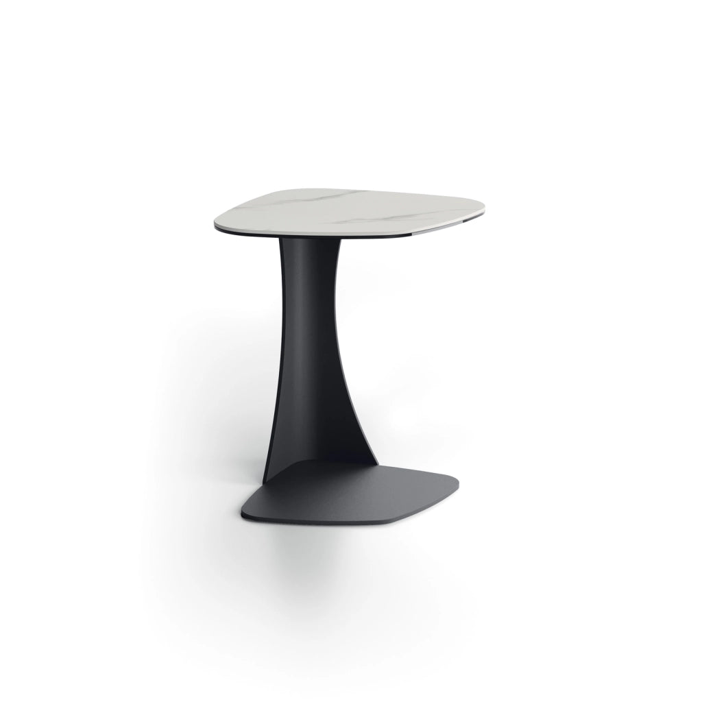 Tavolino Menhir - Tavolino con top in ceramica su vetro marmo bianco e struttura in metallo verniciato antracite - Stones