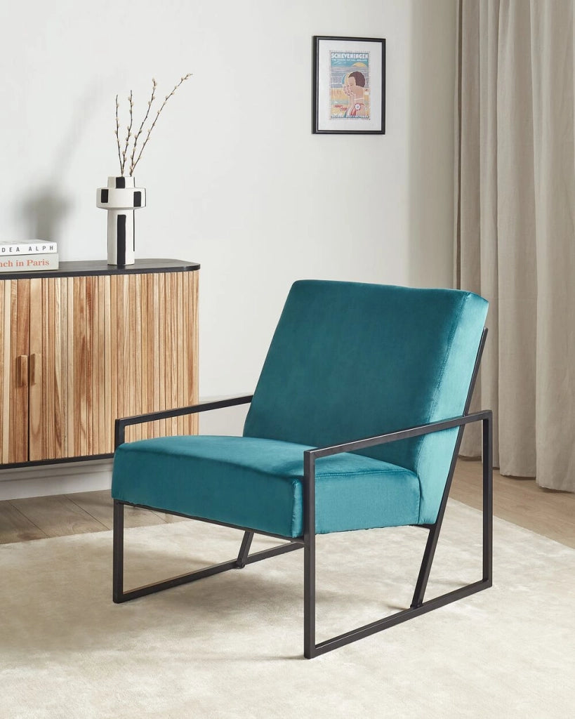 Poltrona in velluto turchese 83L x 69L x 83H Schienale Bracciolo Struttura in metallo nero Soggiorno moderno glam