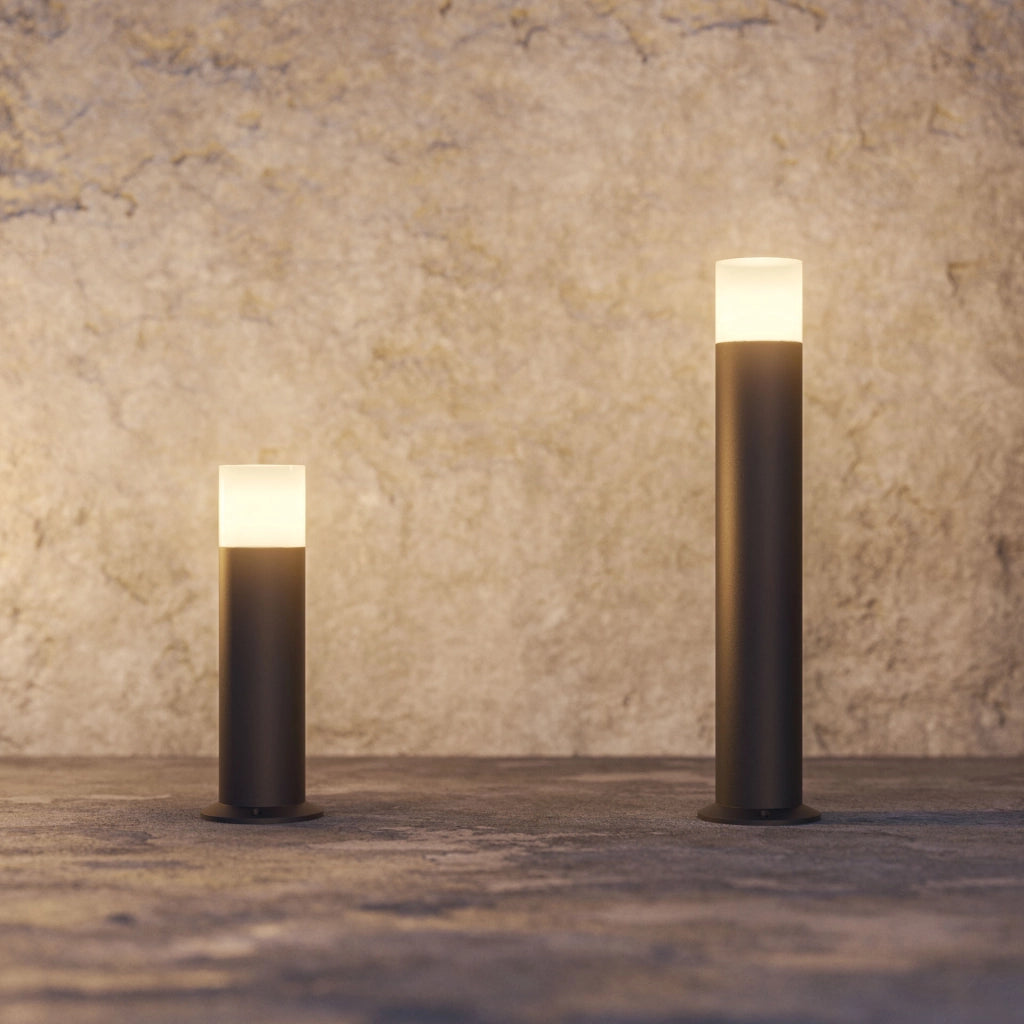 Tura Proiettore LED Cilindrico per Esterni 12W 3000K Fascio 180° IP65 IK06 Bianco Opaco, Soluzione Illuminotecnica per Giardini e Percorsi Pedonali