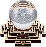 Supporto di esposizione per cristallo a forma di sfera in legno con geometrie