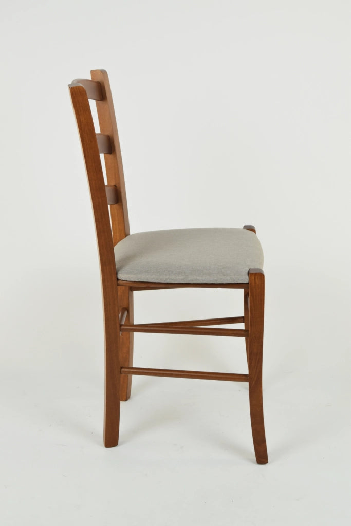 Set 2 Sedie Venice Tommychairs, struttura in faggio verniciata color noce chiaro e seduta rivestita in tessuto camoscio