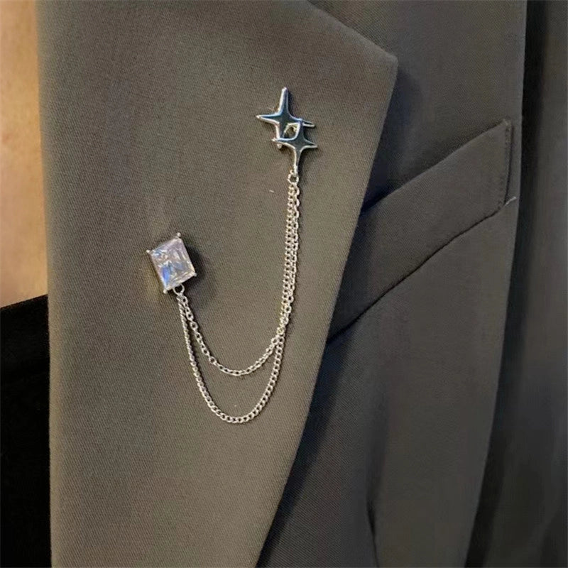 Spilla a catena con nappe a forma di stella e zirconi quadrati, spilla da bavero per camicia.