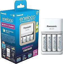 Eneloop K-KJ55MCD40E SmartPlus Caricabatterie per Batterie AA AAA Ni-MH con 4x AA 2000 mAh Ricarica Rapida 1,5 Ore 10 Funzioni Sicurezza colore Nero