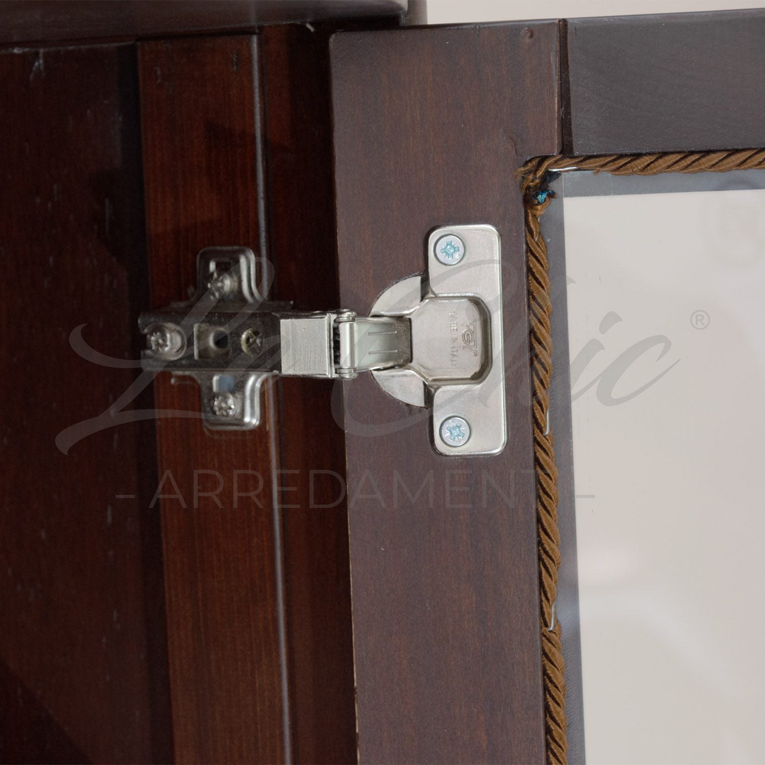 Colonna London classica color noce in legno massiccio