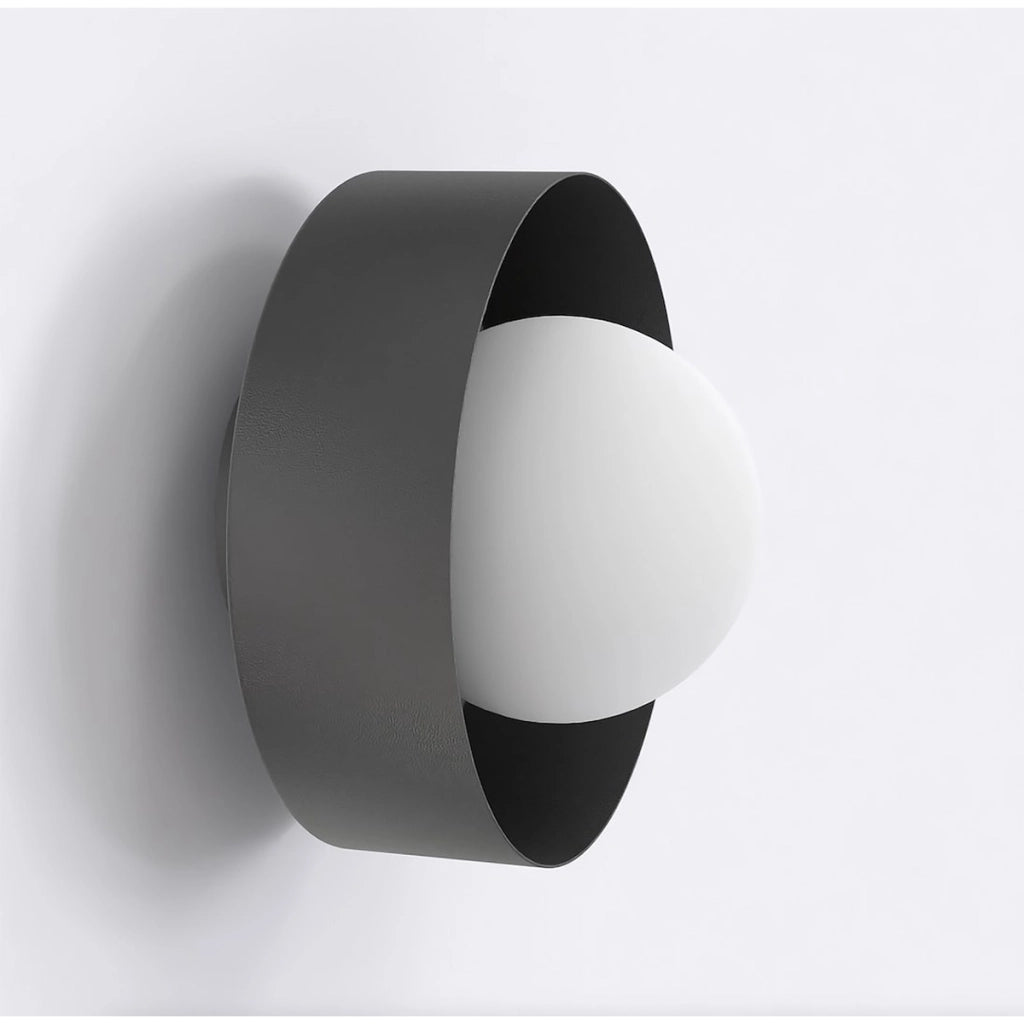 Lampada a parete Lulu in acciaio nero con diffusore sferico