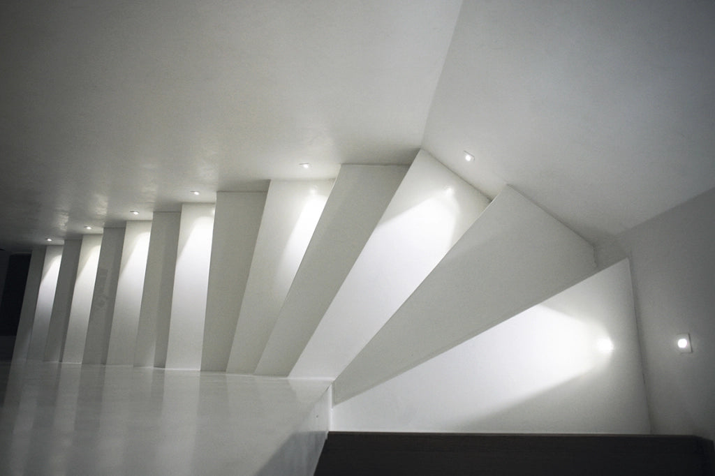 REQ Segnapasso Verticale LED 3,5W 3000K CRI90 IP40 - Faretto da incasso a parete Bianco per Cartongesso e Muratura - Rossini Illuminazione