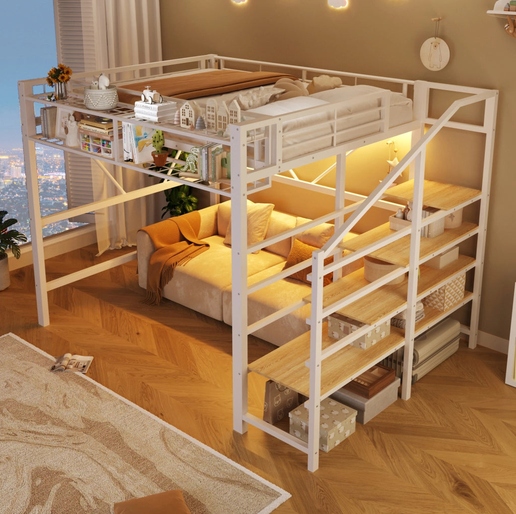 Hochbett 251.5x163x170 cm con illuminazione LED; scaffale a gradini e cestello; MDF e metallo; bianco
