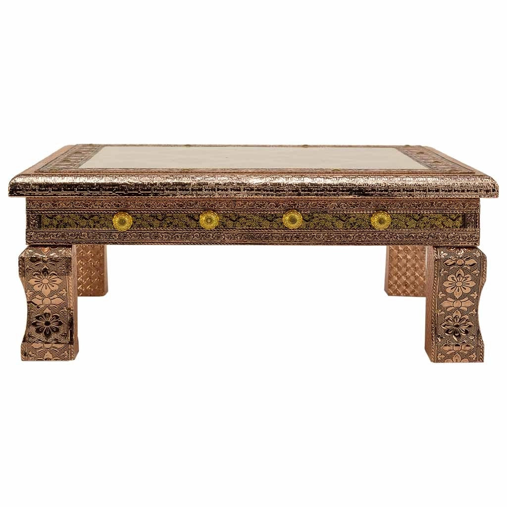Tavolino in metallo goffrato color rame 38x38x14h