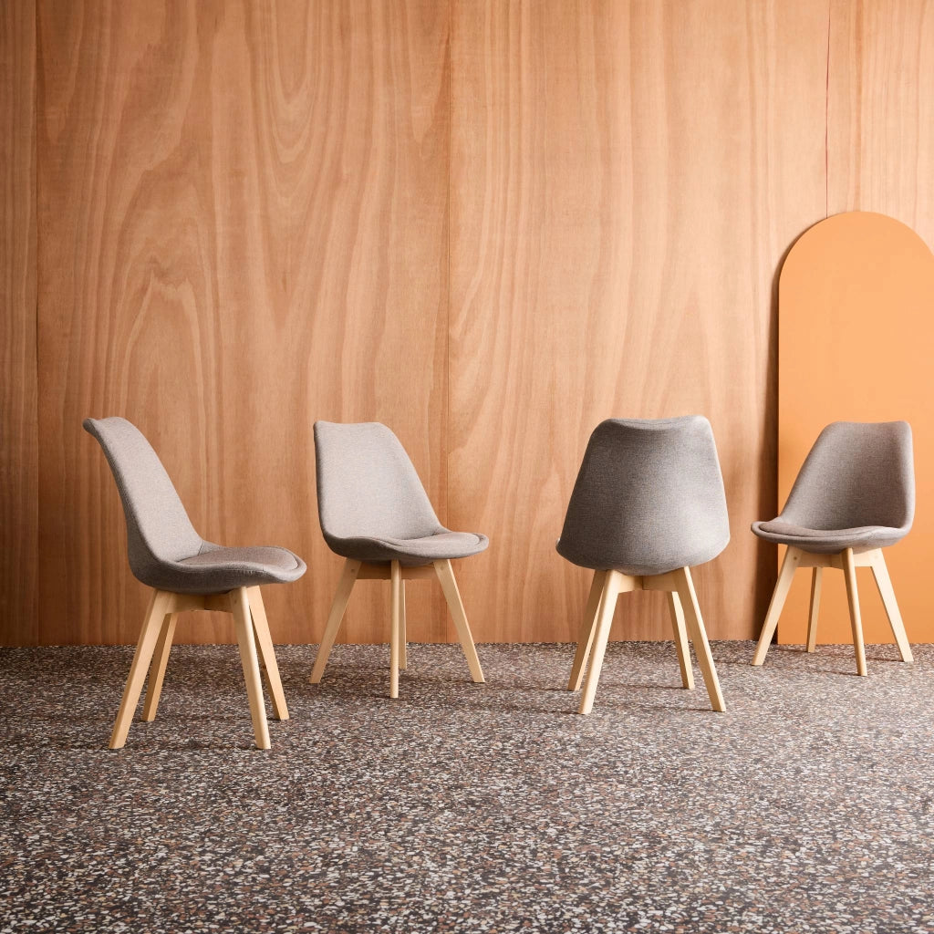 Set di 4 sedie scandinave in legno di faggio e tessuto semplice,