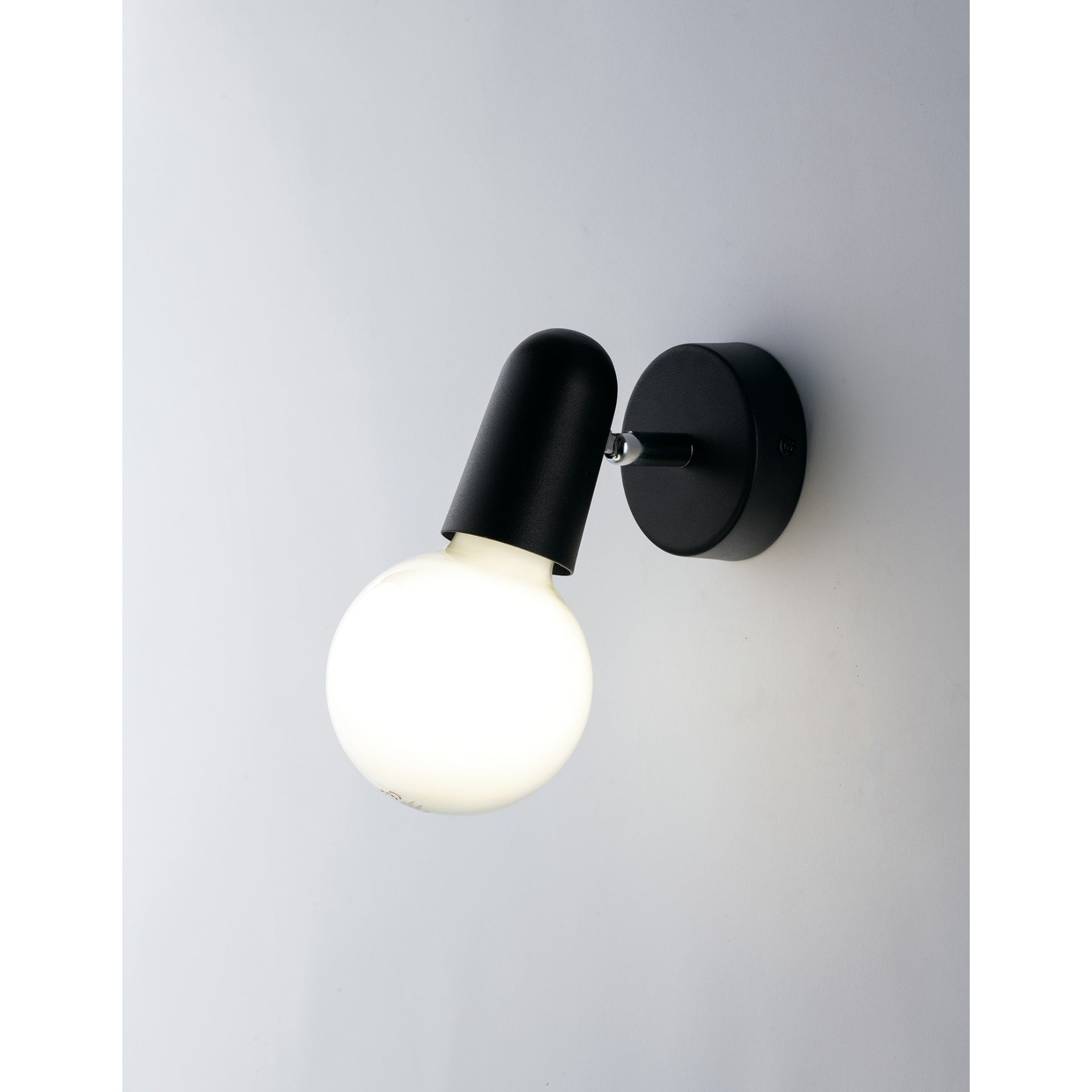 SPOT PUNTO NERO E27 9,5X8X12CM.