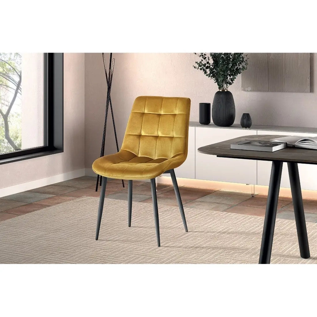 Sedia design KALI – Velluto oro e piedi in metallo
