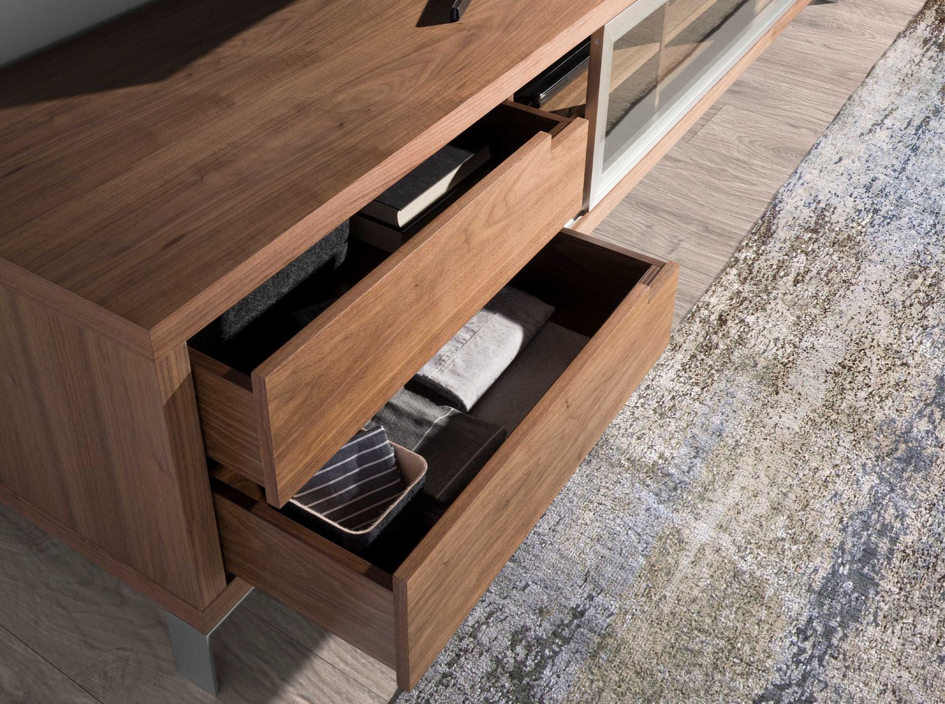 Porta TV in noce e acciaio cromato