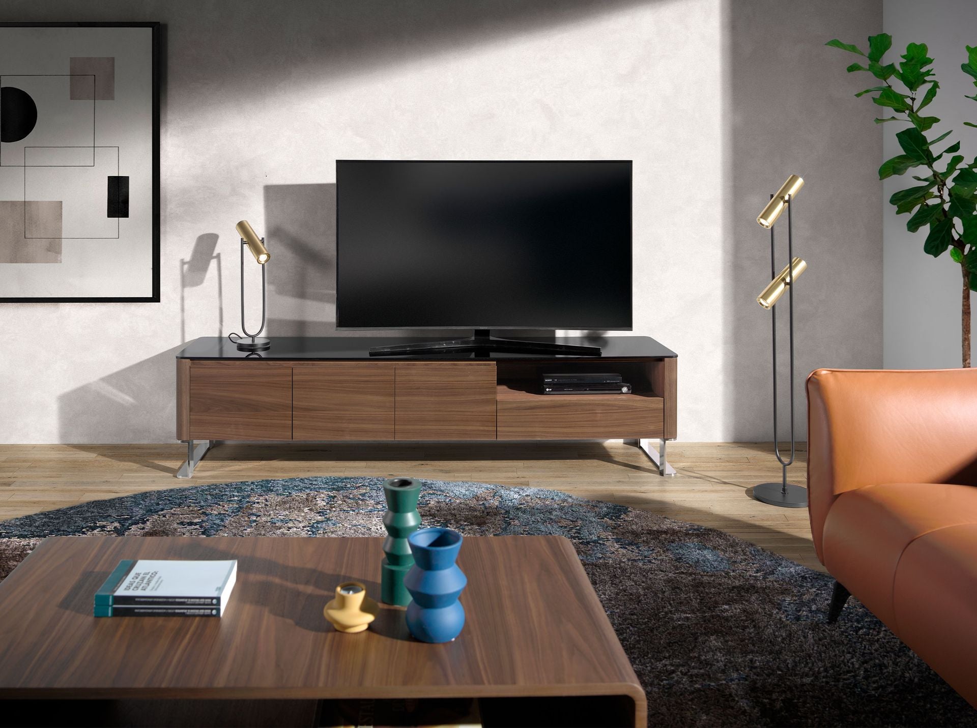 Mobile TV noce, acciaio cromato e piano in vetro nero