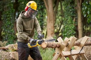 Sega a catena a batteria Stanley SFMCCS730B – 30 cm solo corpo 18V BRUSHLESS