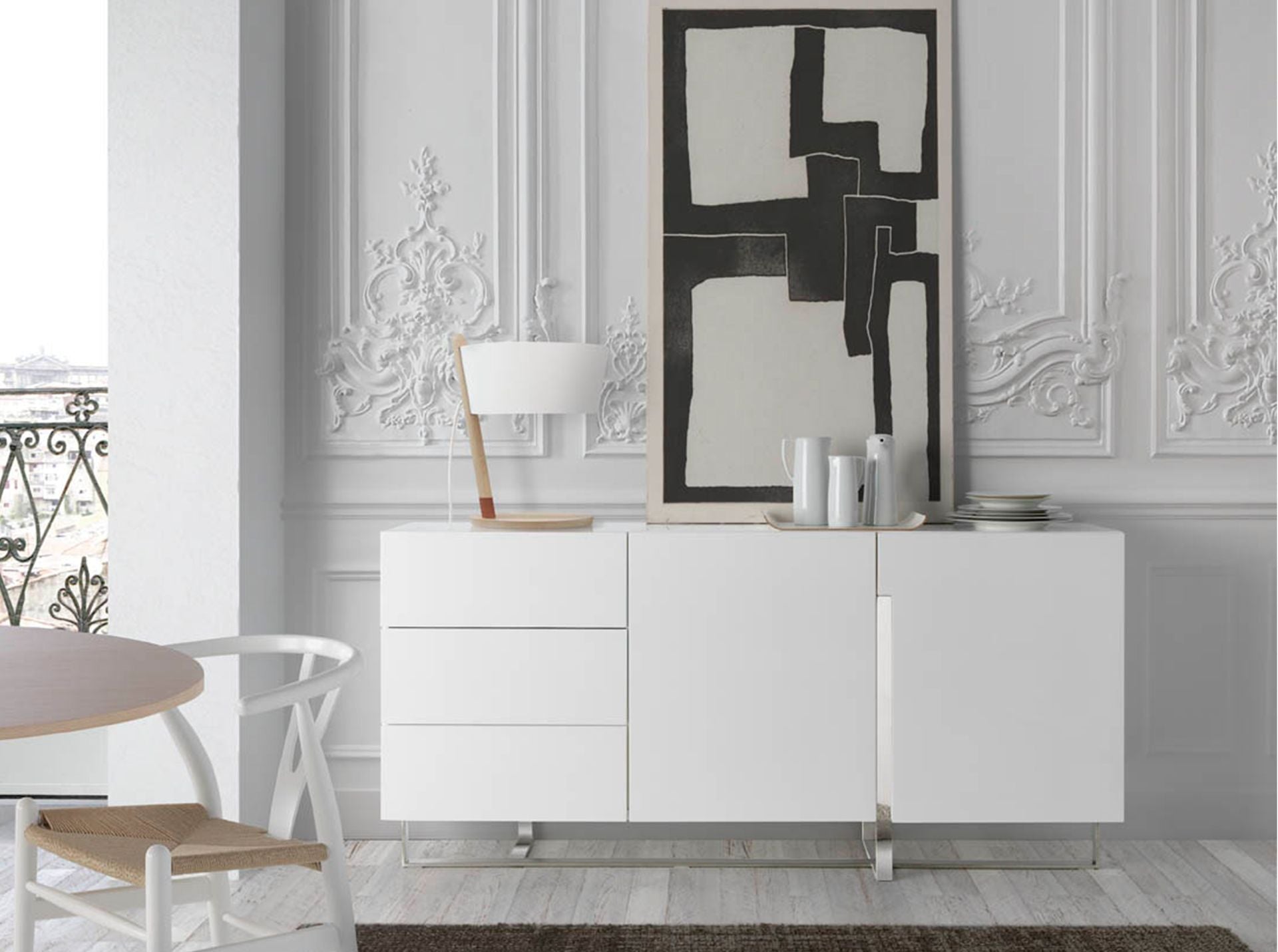 Credenza in legno bianco e acciaio cromato
