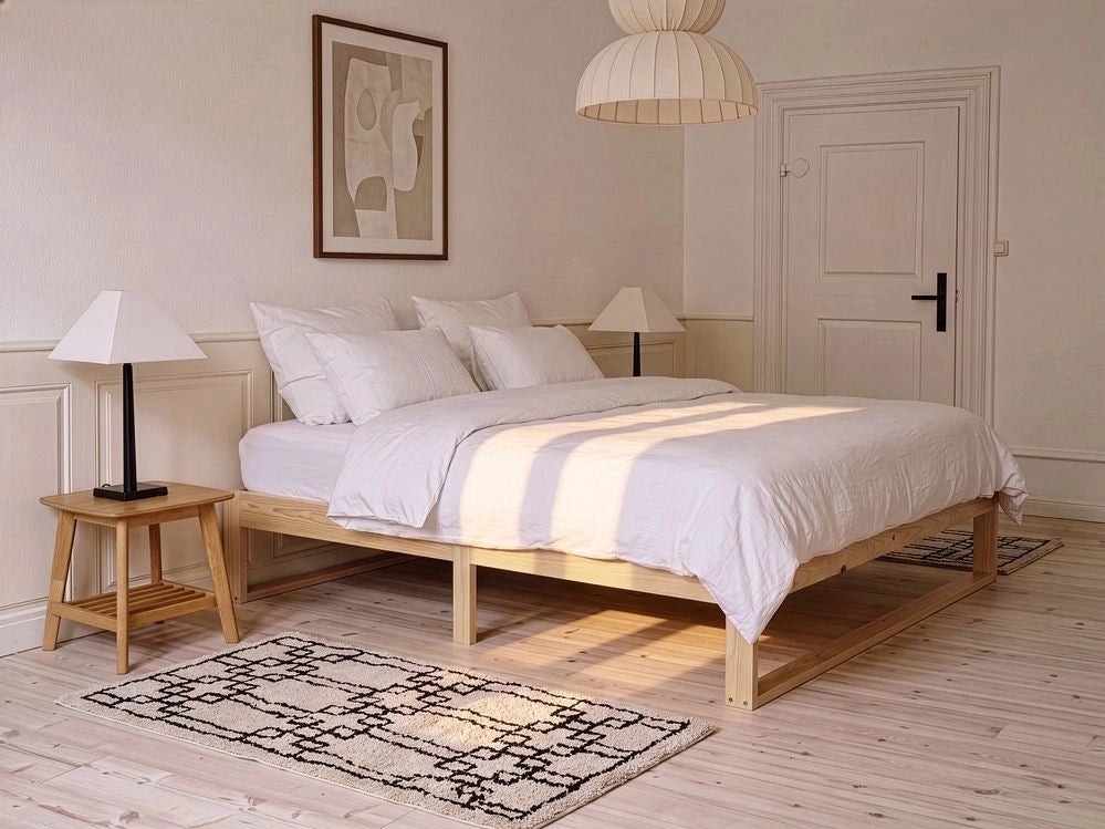Letto matrimoniale in legno di pino 140 x 200 cm marrone chiaro stile minimalista