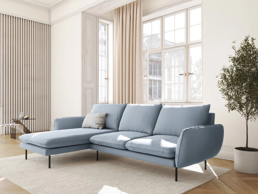 Cosmopolitan Design - Divano angolare sinistro "Vienna" 5 posti in velluto azzurro 