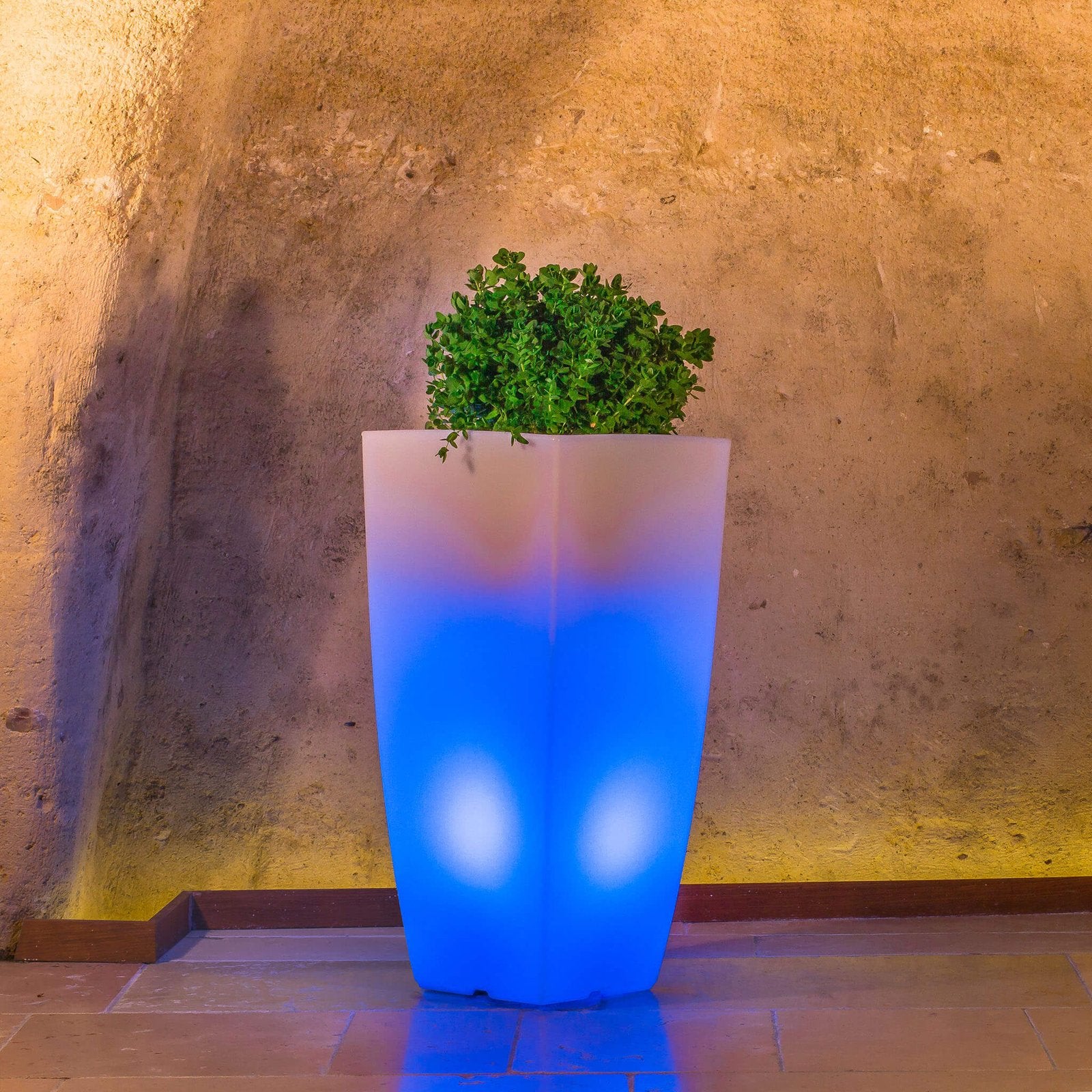 Vaso luminoso RGB con pannello solare cm 33x33x70 - RAYMOND