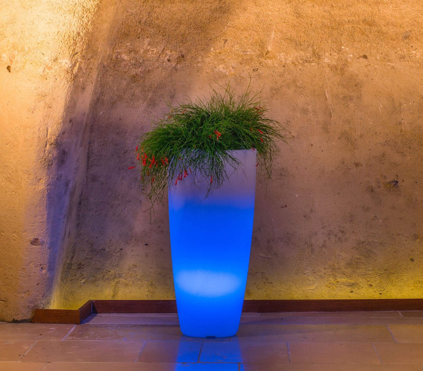 Vaso luminoso RGB con pannello solare cm 40x40x90 - LUCIUS