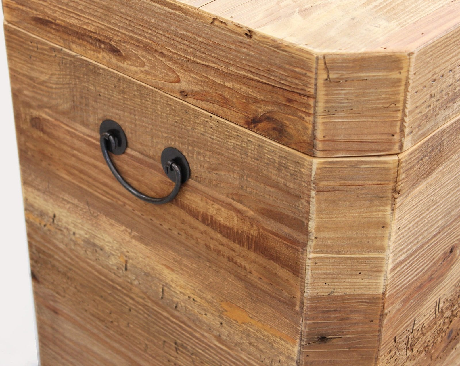 Baule in Pino riciclato cm 52x48x55 - PINE