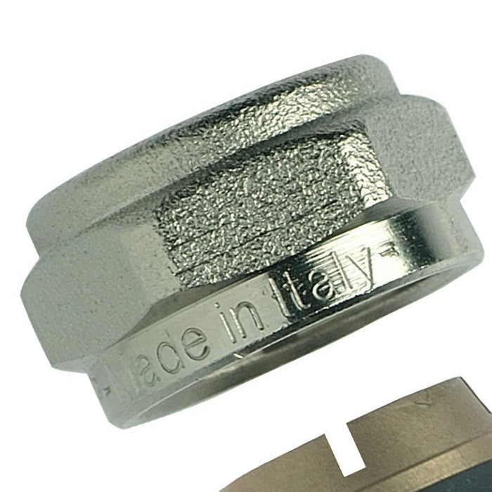 Raccordo a compressione per tubi in rame destinati ad impianti idrici