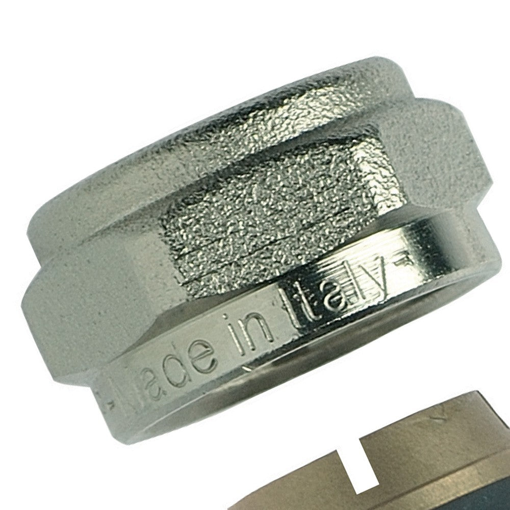 Raccordo a compressione per tubi in rame destinati ad impianti idrici