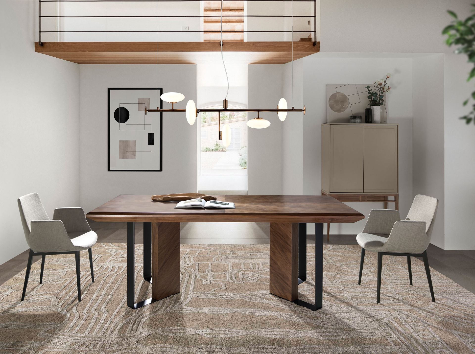 Credenza alta beige e noce