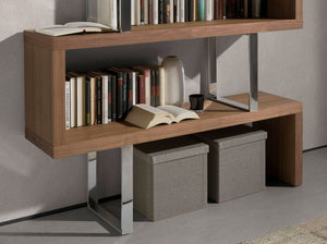 Scaffali in noce e acciaio