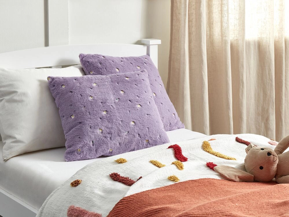 Set di 2 cuscini decorativi in tessuto poliestere shaggy viola con motivo floreale 45 x 45 cm