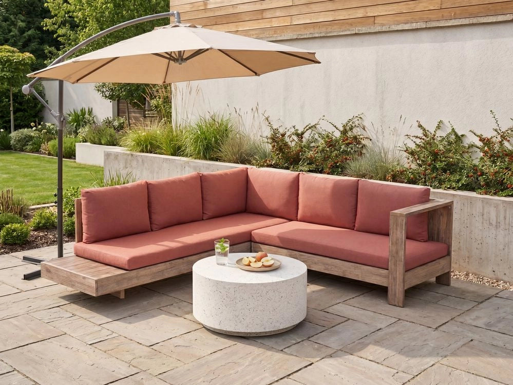 Set Lounge da Esterno con Divano Angolare Sinistro a 5 Posti in Legno di Acacia Certificato Chiaro con Cuscini Rossi e Tavolino Laterale