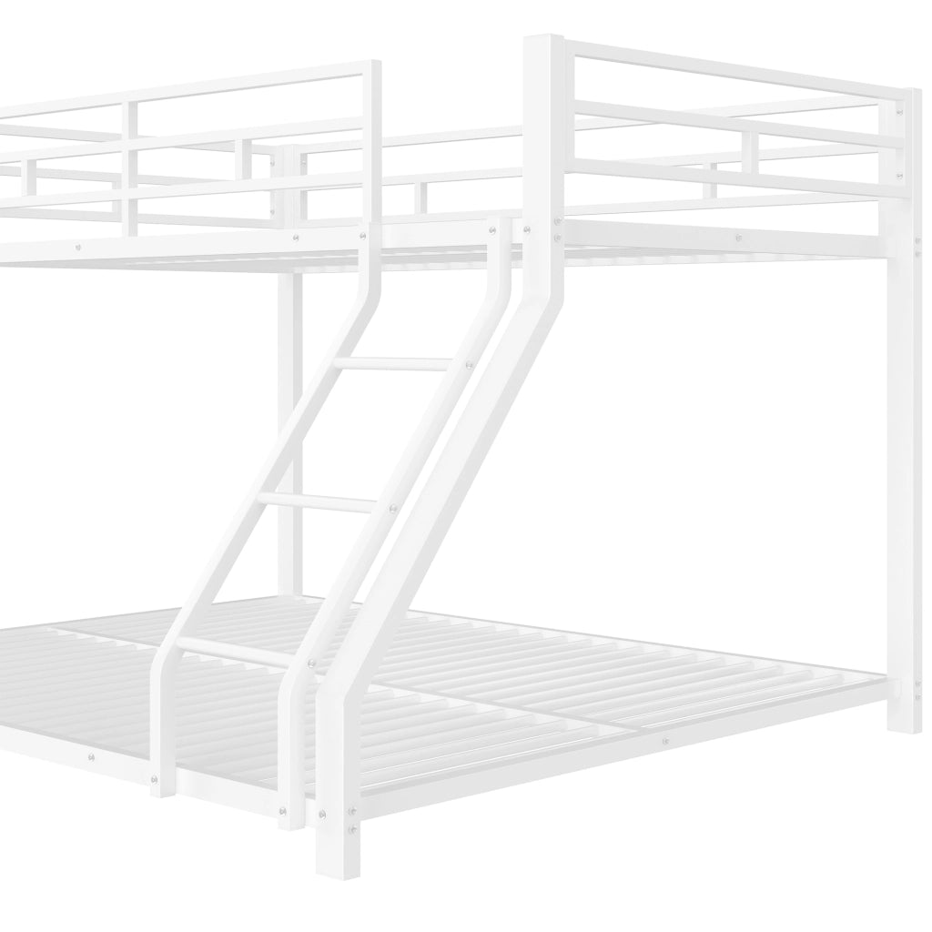 Letto a castello 90×200 cm e 140×200 cm; con scala e sponde; senza materasso; in metallo; bianco