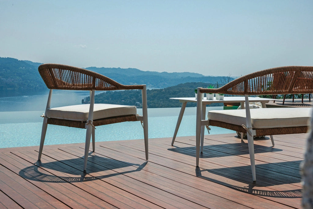 Set Salotto da Giardino Divano 2 Poltrone e Tavolino Milano In Alluminio Bianco con Cuscini Ecrù