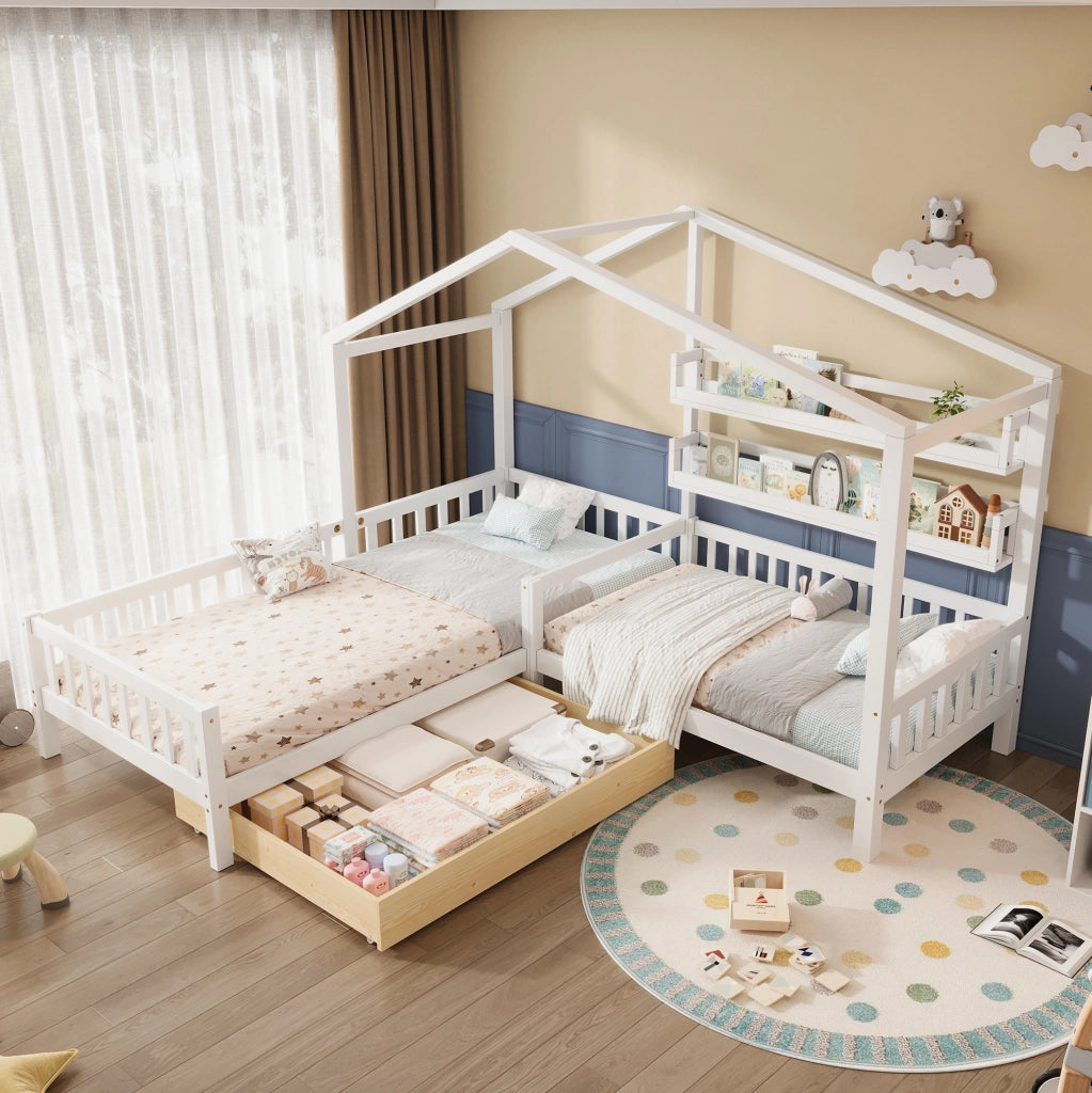 Letto a casetta a L in legno massello con cassetti e mensole bianco