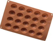 Fabbrica di silicone per torta al cioccolato in forma di pallina a metà sfera con 20 fori per noci di nocciole, per creare una mousse di cioccolato in forma di cupola.
