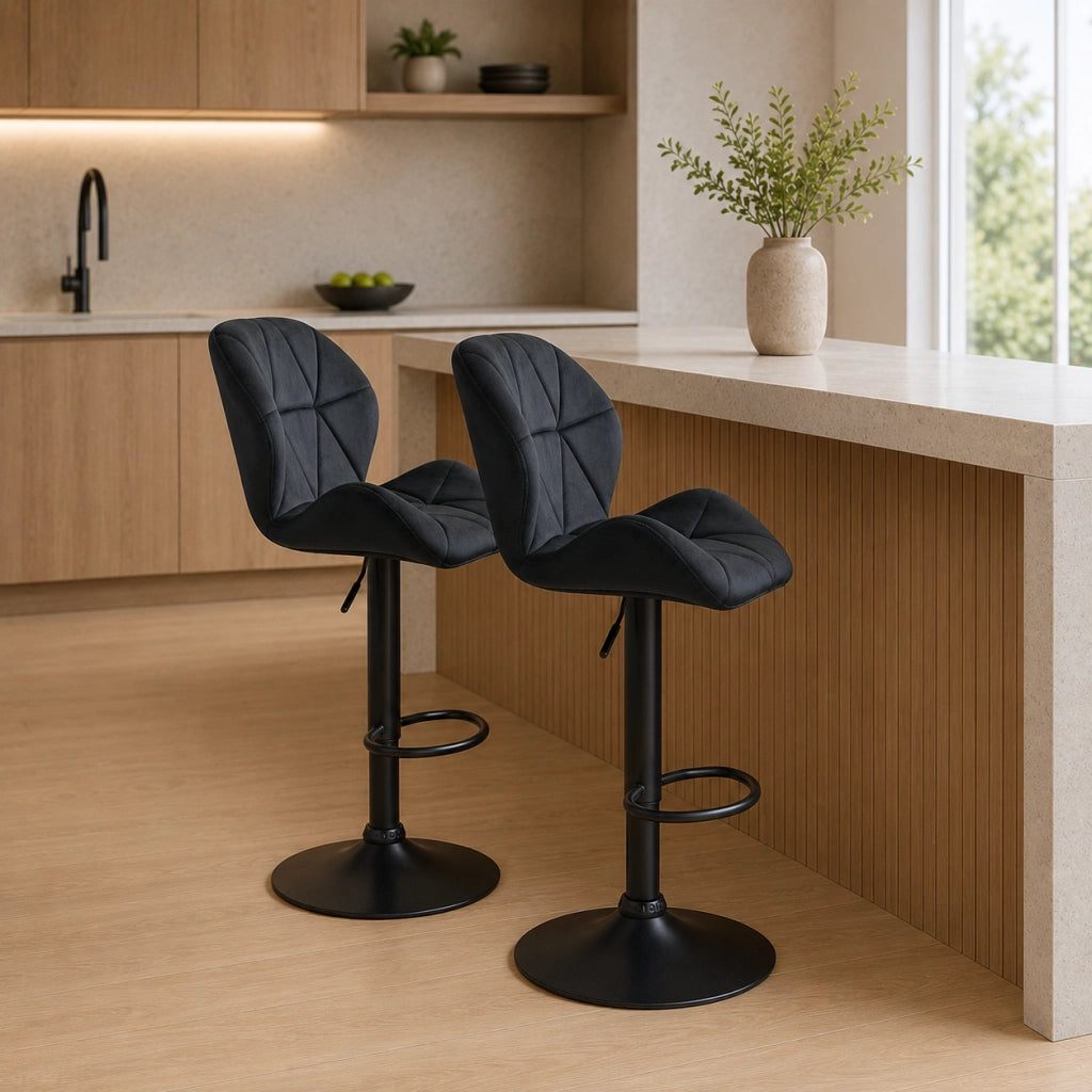 Set di 2 sgabelli bar 51.5x57.5x93-114.5 cm girevoli e regolabili in altezza in poliestere nero