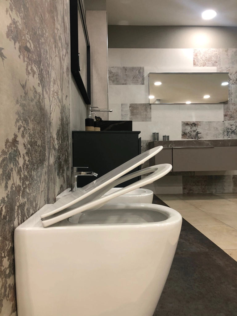 Moon Coppia di Sanitari a Terra Senza Brida con scarico Rimless , wc , Bidet e Coprivaso soft-close , Fissaggi e curva tecnica inclusa