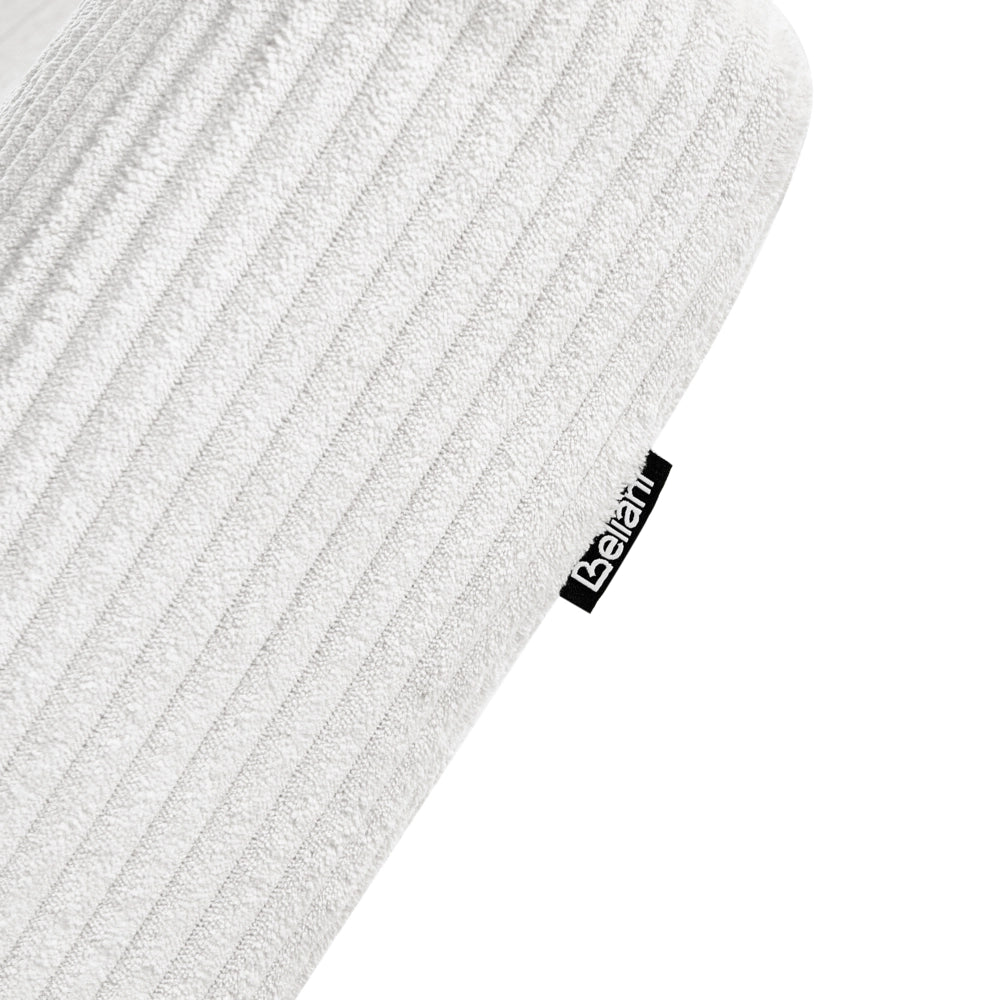 Chaise longue con rivestimento in velluto a coste bianco sporco trapuntatura a bottoni, senza braccioli, design moderno per soggiorno