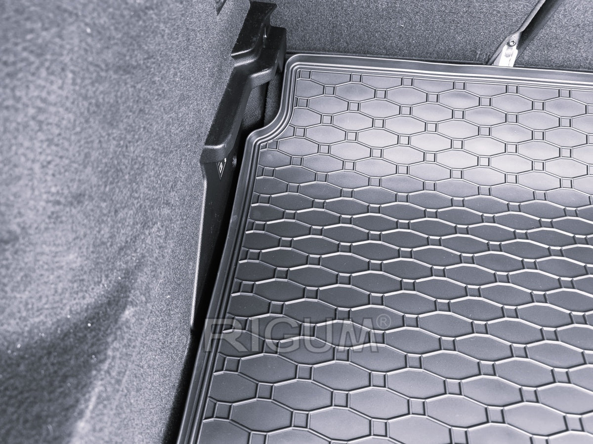 244B-402162 - Tappeto gomma baule AUDI Q2 2016 - Posizione superiore e inferiore