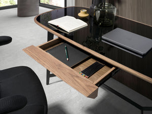 Scrivania in noce e acciaio nero con piano in vetro nero