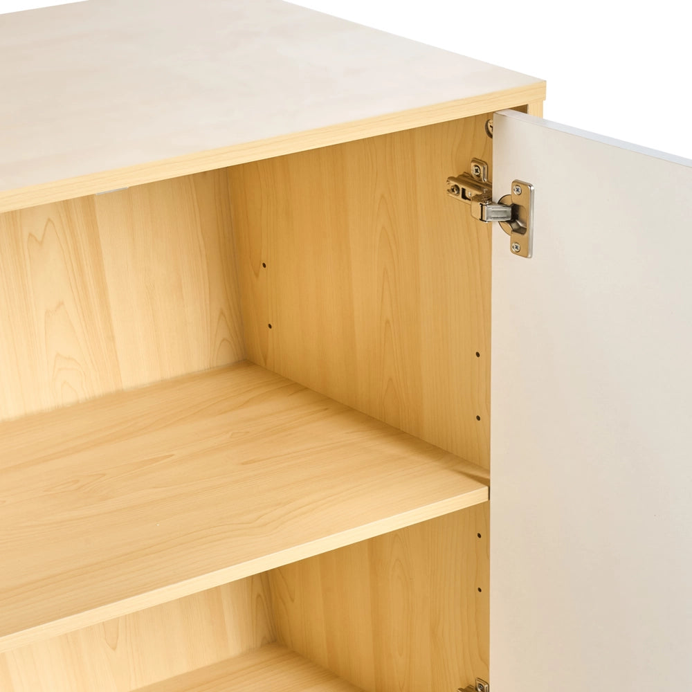 Armadietto di stoccaggio Armadietto in particelle di legno bianco marrone chiaro con 2 ripiani e 2 porte per l'ufficio moderno.