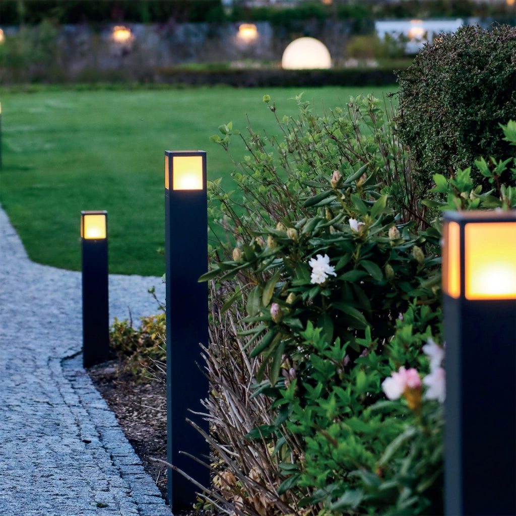 LAMPIONE COLONNINA ELETTRICA DA ESTERNO FACADO LED LAMPADA E27 PALO ALLUMINIO 2 PRESE PER RICARICA LUCE 230V IP54-100CM