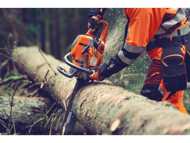 Motosega Professionale Husqvarna 564 XP Fuel Inject: 70cc di Potenza in Corpo 50cc