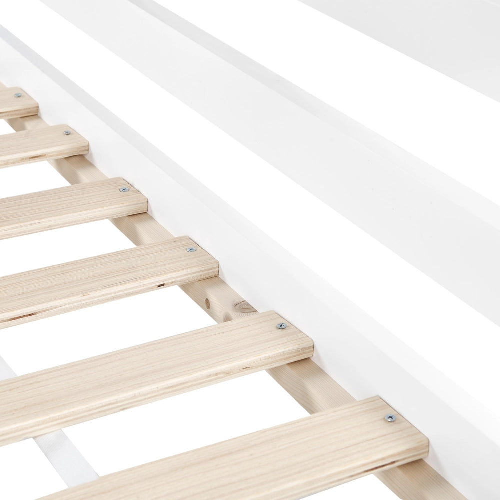 Letto per bambini in legno di pino bianco UE 90 x 200 cm con rete a doghe per bambini.