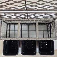 Fioriera per Piante con Grigliato 3 Vasche da 33 L in Resina Intrecciata e Acciaio, Dim, 84 L x 30 L x 107 H cm