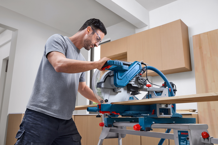 Bosch GCM 340-305 D – Troncatrice Radiale Professionale 305 mm + LED 1800W