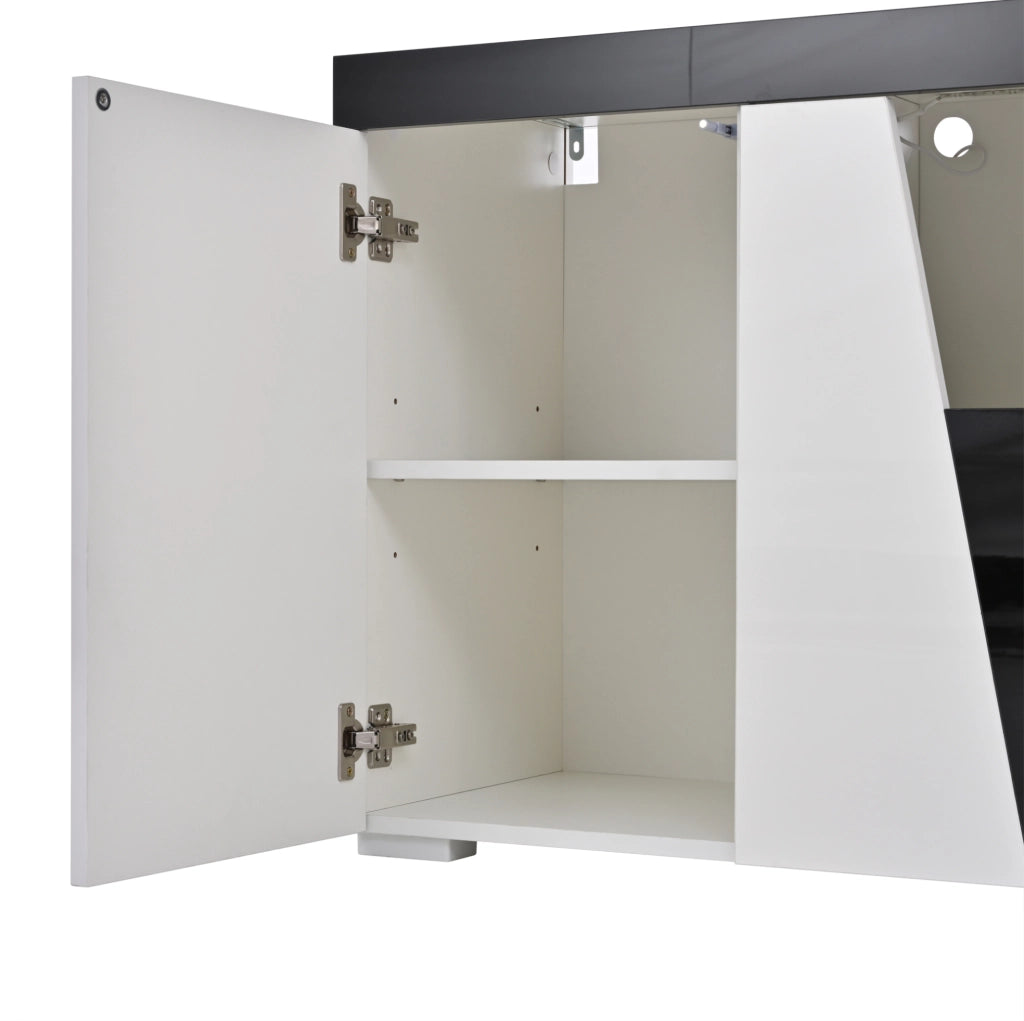 Credenza moderna con ante a contrasto e illuminazione LED