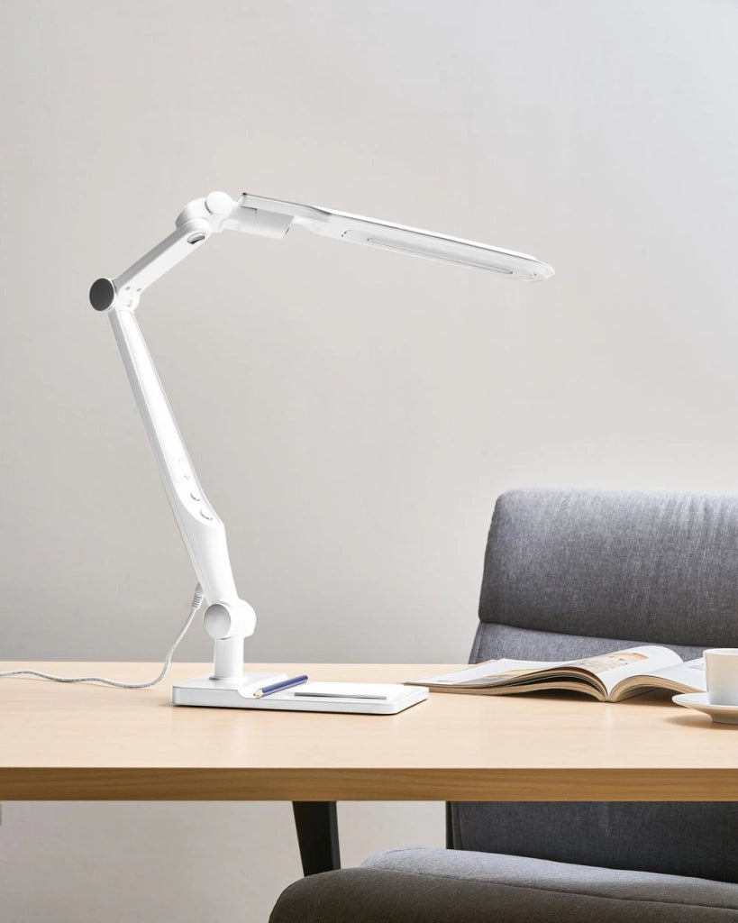 Lampada da tavolo LED per ufficio domestico con braccio regolabile e orientabil dimmer continuo e modalità CCT Colore argento