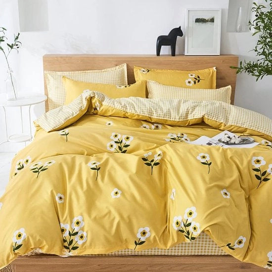 Set di lenzuola 220 x 240 cm con motivi floreali dorati e bianchi, tessuto a righe, reversibile, composto da un copriletto in microfibra e 2 cuscini con copri cuscino 80 x 80 cm con chiusura a zip.