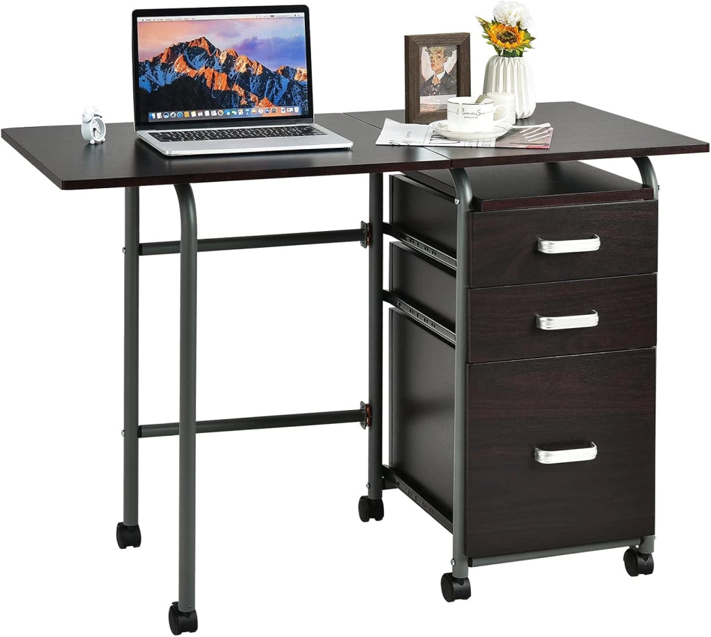 Scrivania Pieghevole e Rimovibile, Tavolo per Computer con Ruote Bloccabili, Tavolo con 3 Casseti di Dimensioni Diverse, Scrivania da Lavoro, Tavolo Porta PC in Legno (marrone)