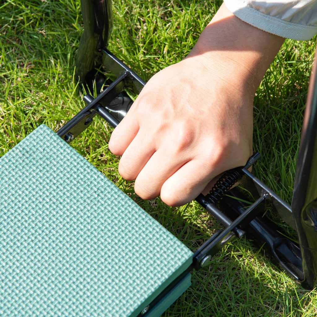 Carrello pieghevole con seduta e supporto per ginocchia, struttura in acciaio ed EVA nero 58 × 28 × 49 cm